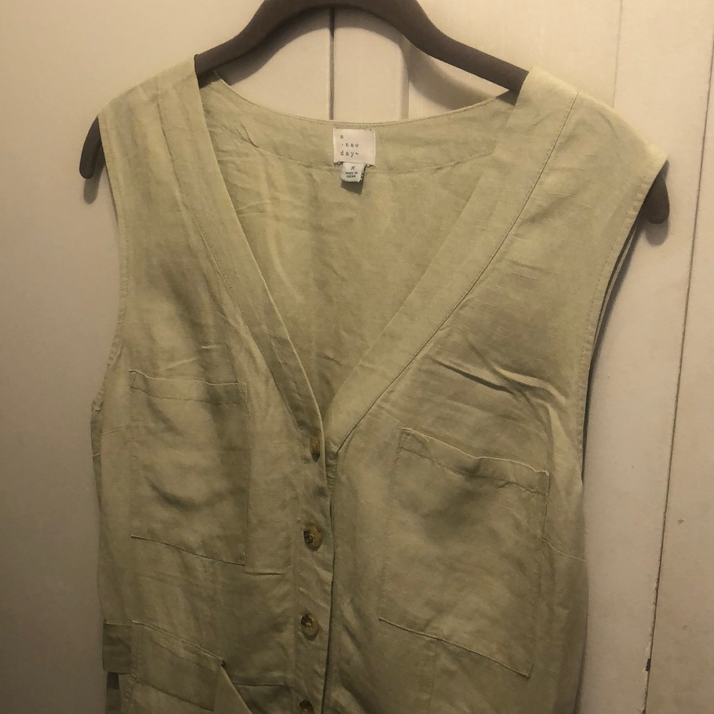 Cute jumper with front and side pockets